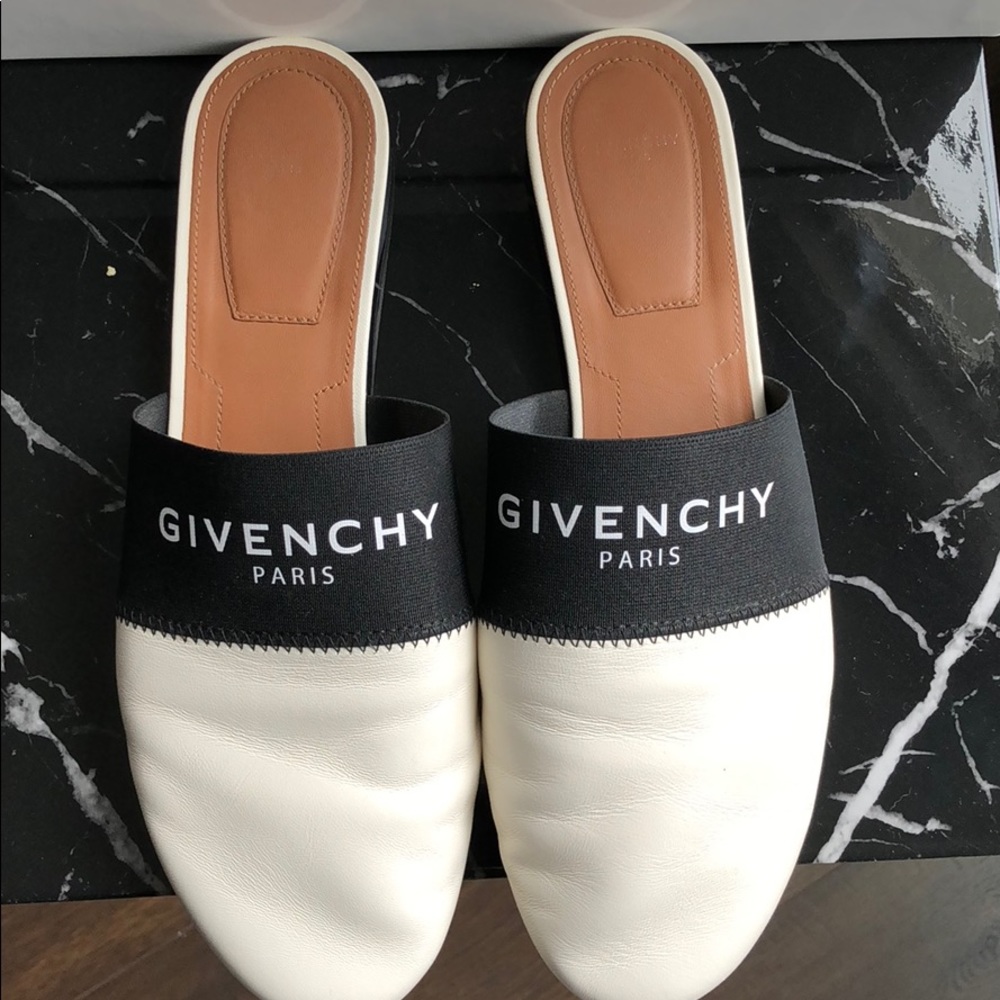 🔥🔥Givenchy Bedford Leather Mules🔥🔥